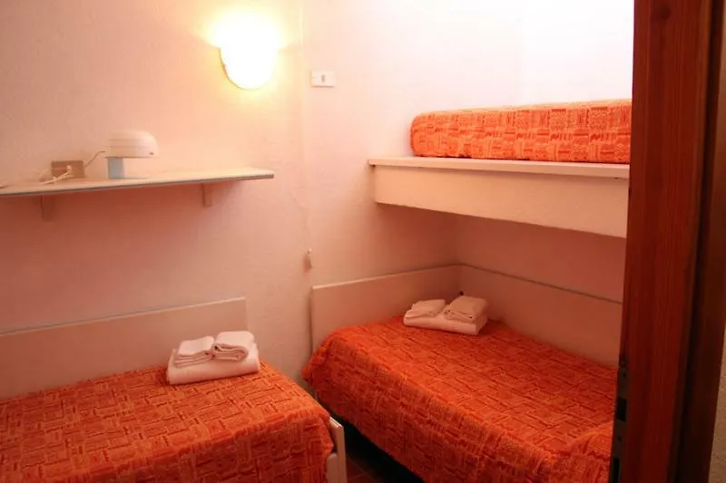Porto Laconia Residence Cannigione Italia