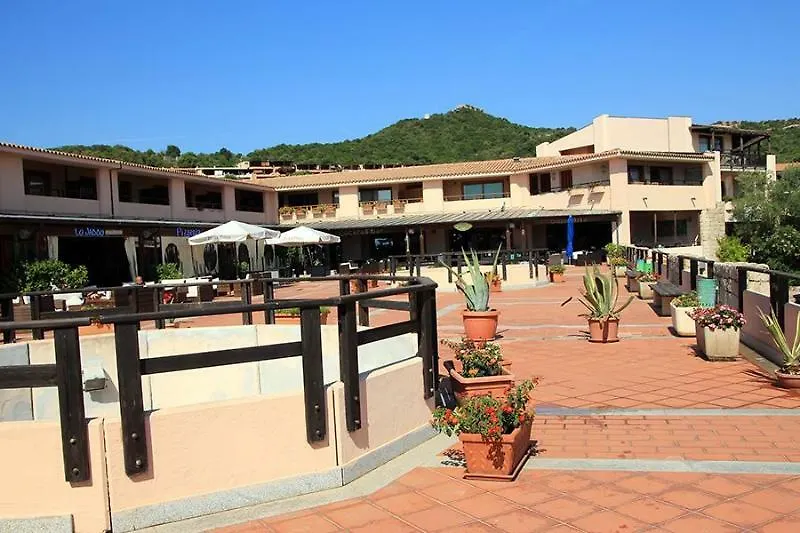 Porto Laconia Residence Отель Канниджионе